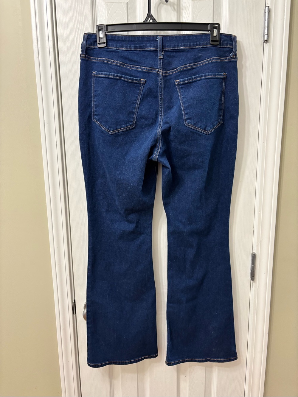 Old Navy High Rise Wow Flare Dark Wash Women’s Plus Size 16 Flare Jeans - Picture 5 of 7